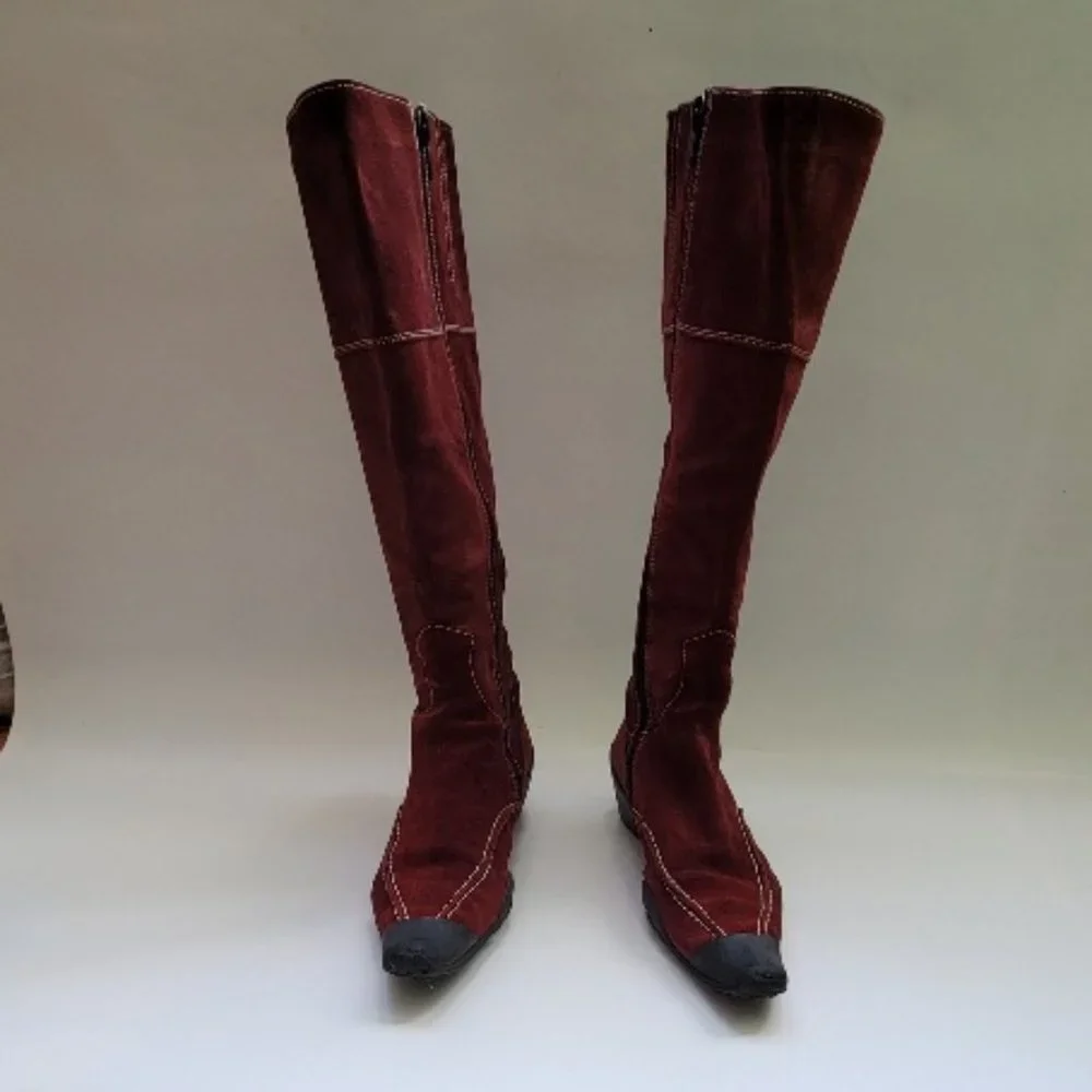 WOMENS TALL SUEDE BOOTS SIZE  38 1/2" USED - Picture 2 of 16